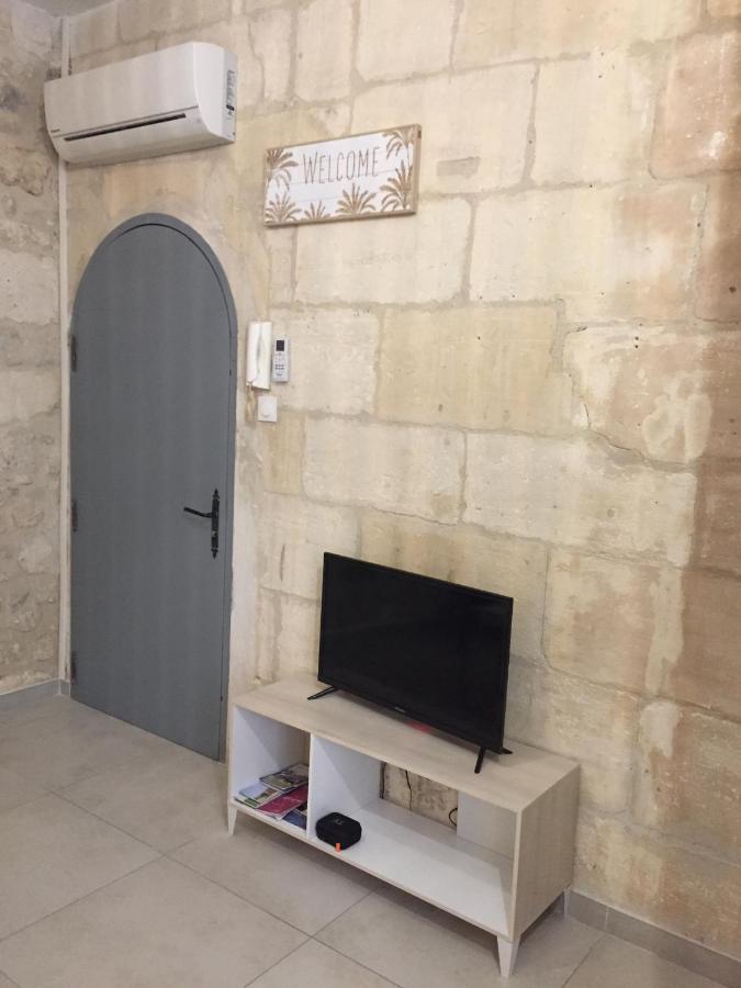 Studio Climatise, La Cloison آرْلْ المظهر الخارجي الصورة